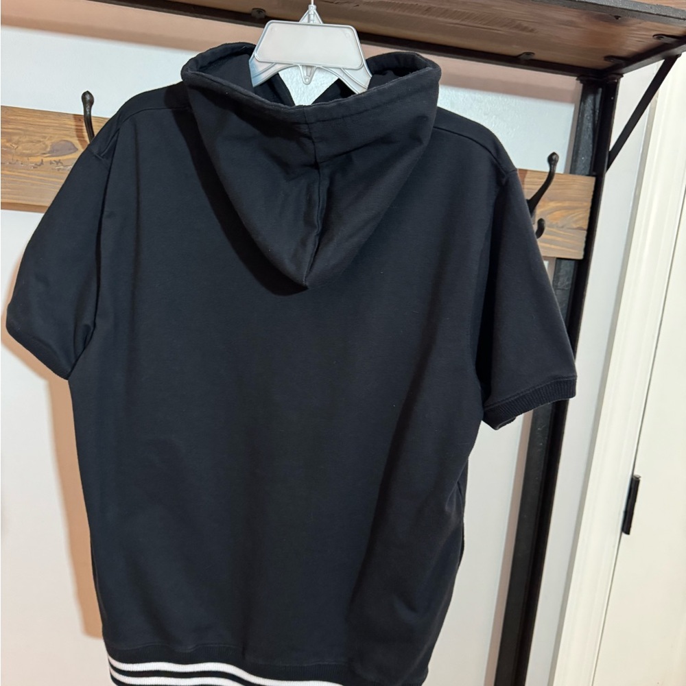 Disney Tokyo Short Sleeve Hoodie Global Disneyana Mickey Mouse EUC - Picture 3 of 5